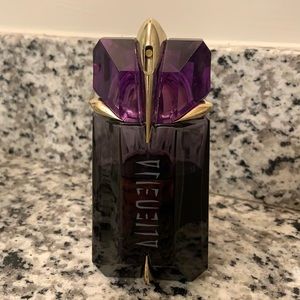 Alien refillable perfume
